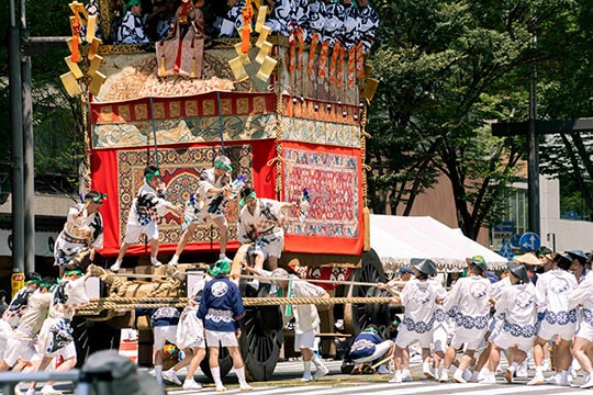 気迫のこもった豪快な「辻廻し」に拍手喝采