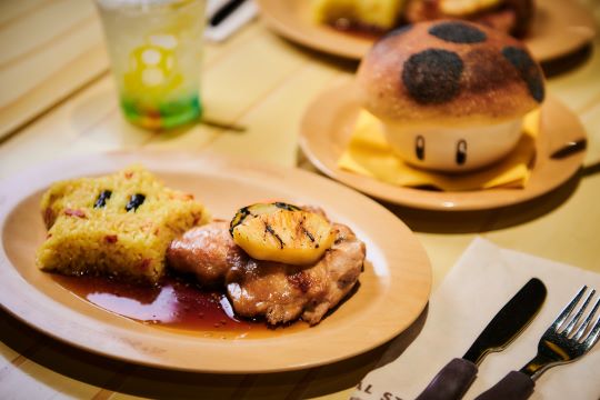 人気のカフェでゆっくり一息。パークだけのかわいいフードに大満足。