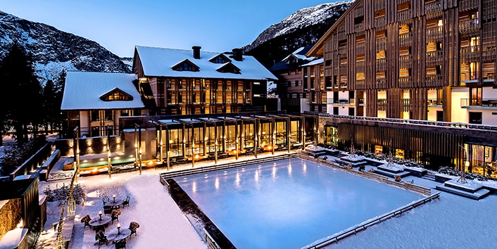 Super Winter Sale in the Snow