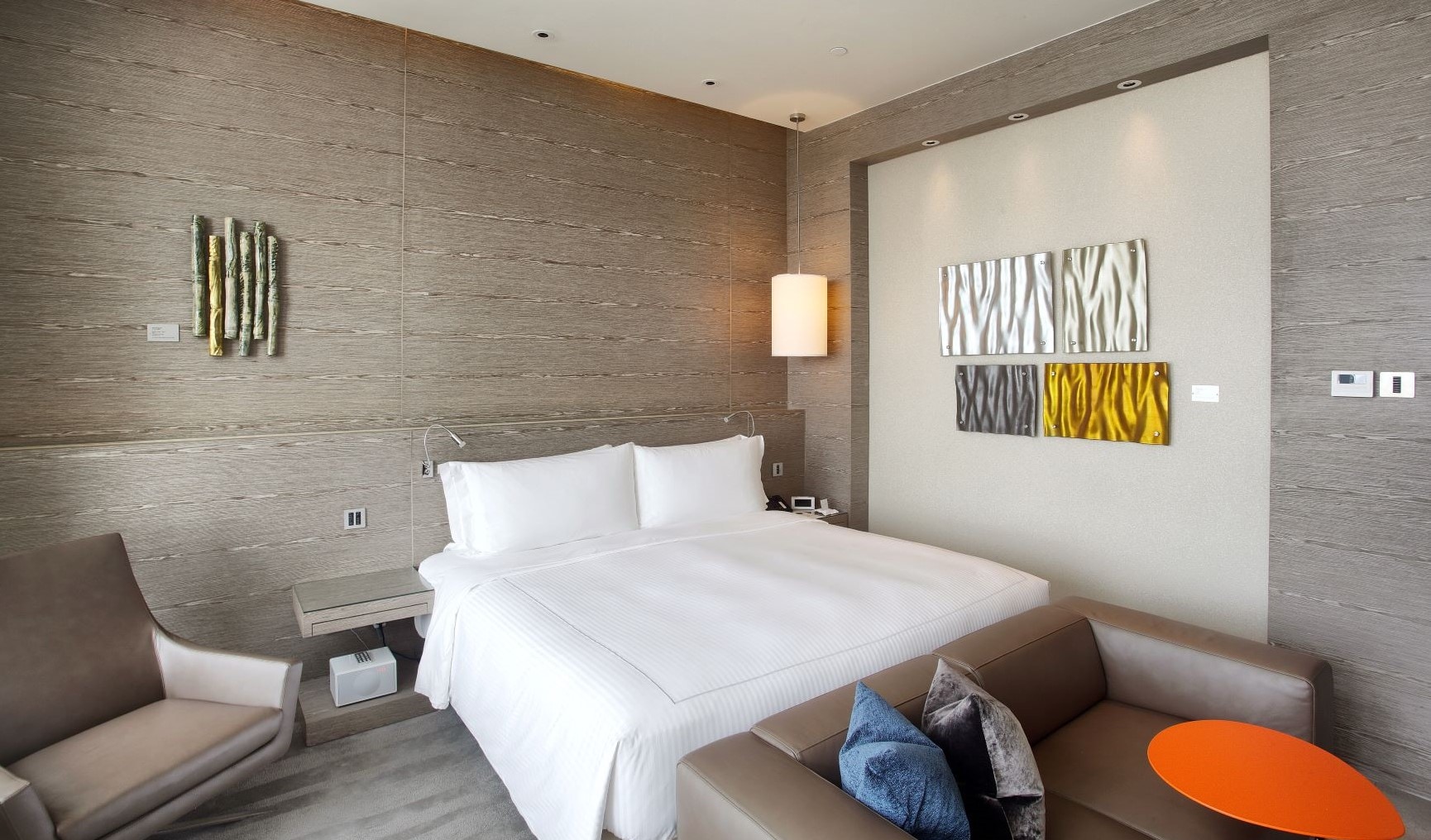 One Farrer Hotel Skyline Studio