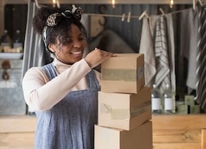 woman packing up boxes