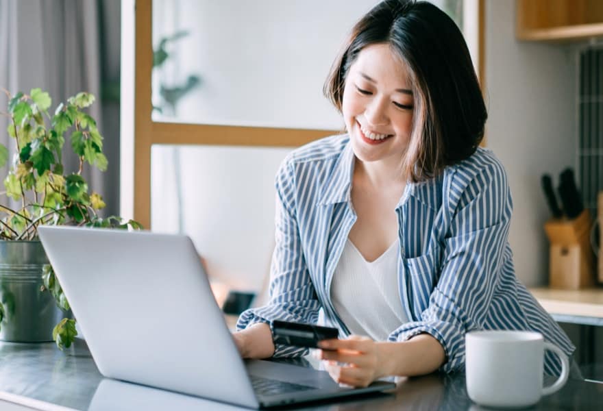 A savvy Card Member is taking steps to keep her identity and Card details secure. 