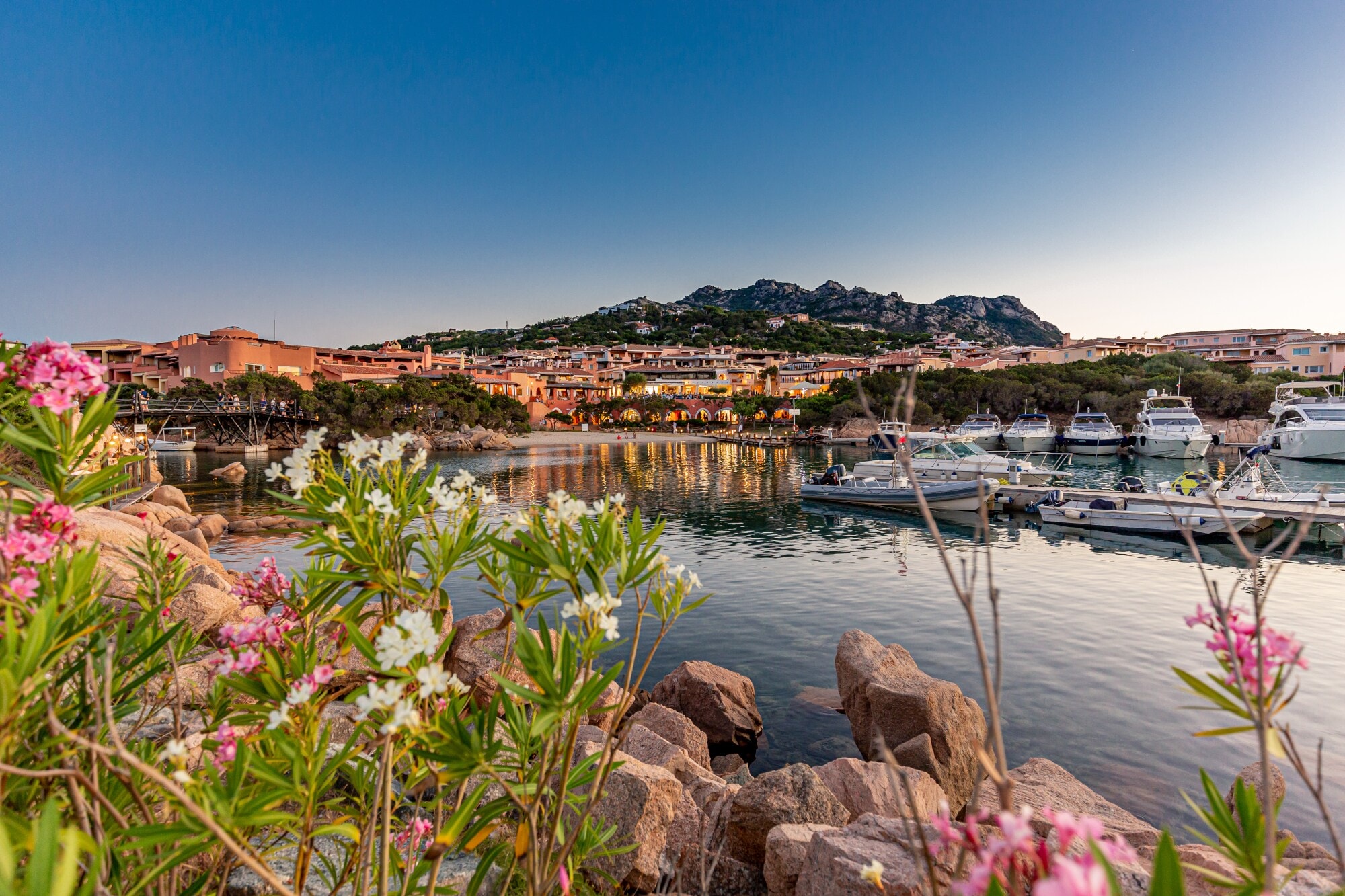 Blick auf den Hafen und Boote von Porto Cervo Blick auf den Hafen und Boote von Porto Cervo