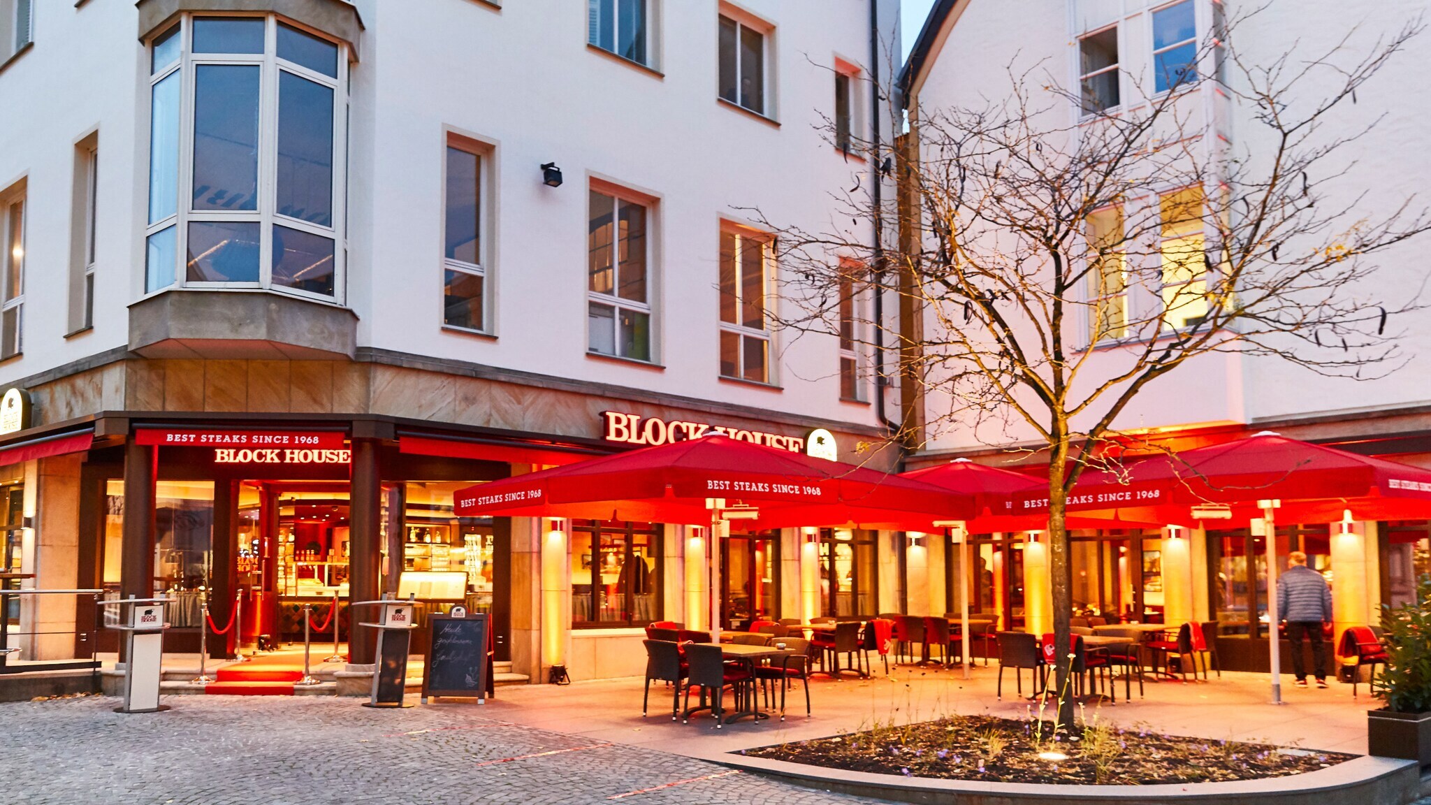 Eingangsbereich einer Block House Restaurant Filiale.