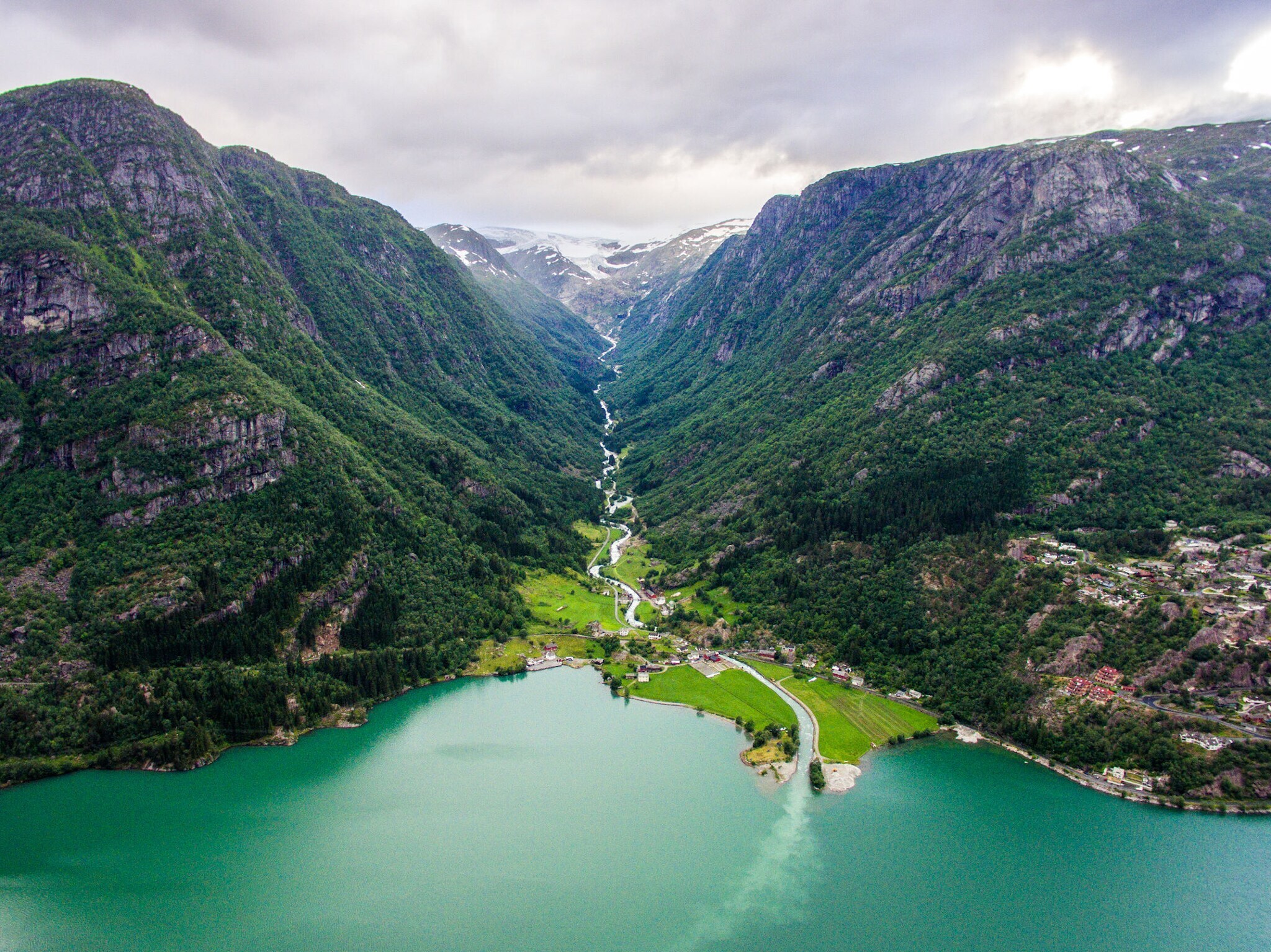 Trolltunga-Hardangerfjord