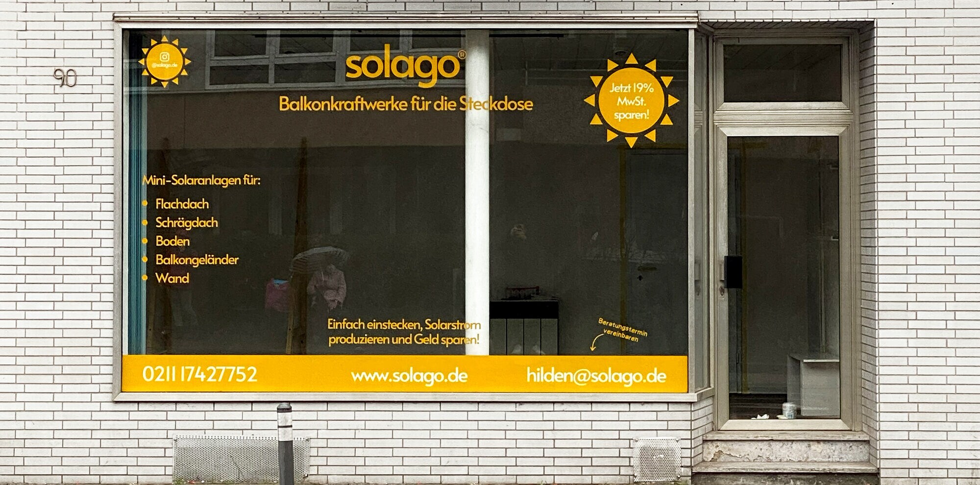 Fotografie des solago Schaufensters in Hilden.