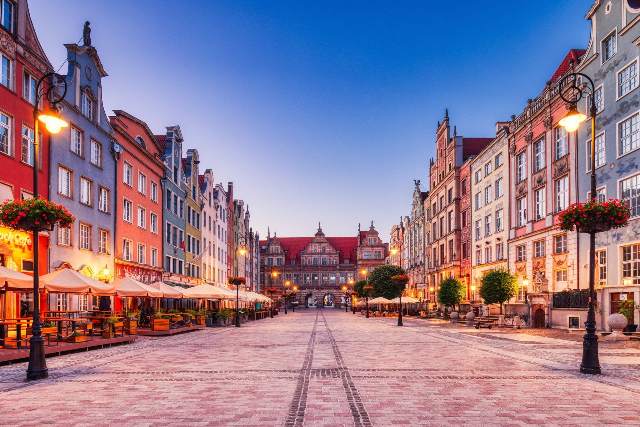 Blick über den historischen Langen Markt von Danzig in Richtung Grünes Tor. Blick über den historischen Langen Markt von Danzig in Richtung Grünes Tor.