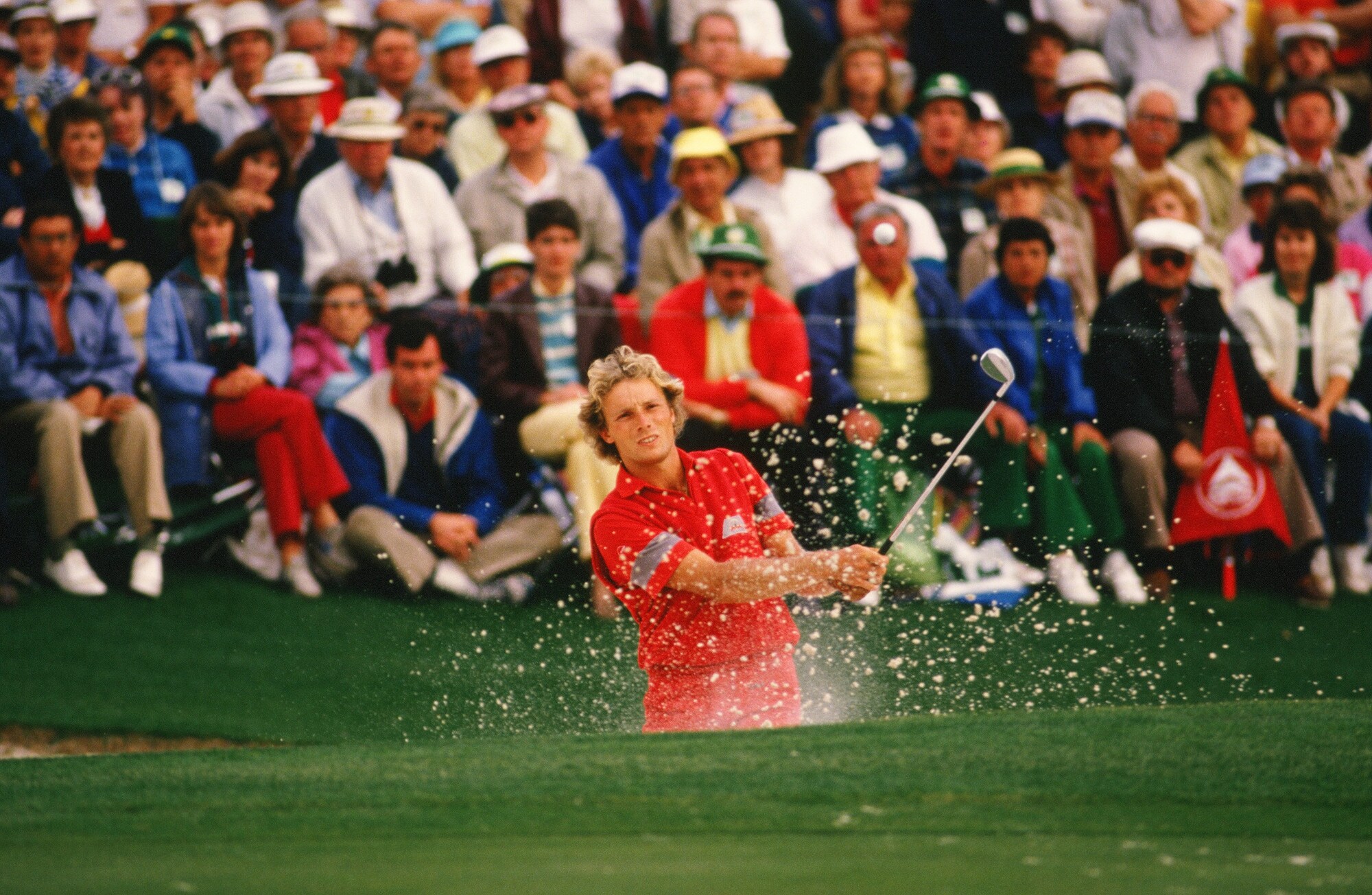 Bernhard Langer beim Abschlag auf dem Golfplatz Bernhard Langer beim Abschlag auf dem Golfplatz