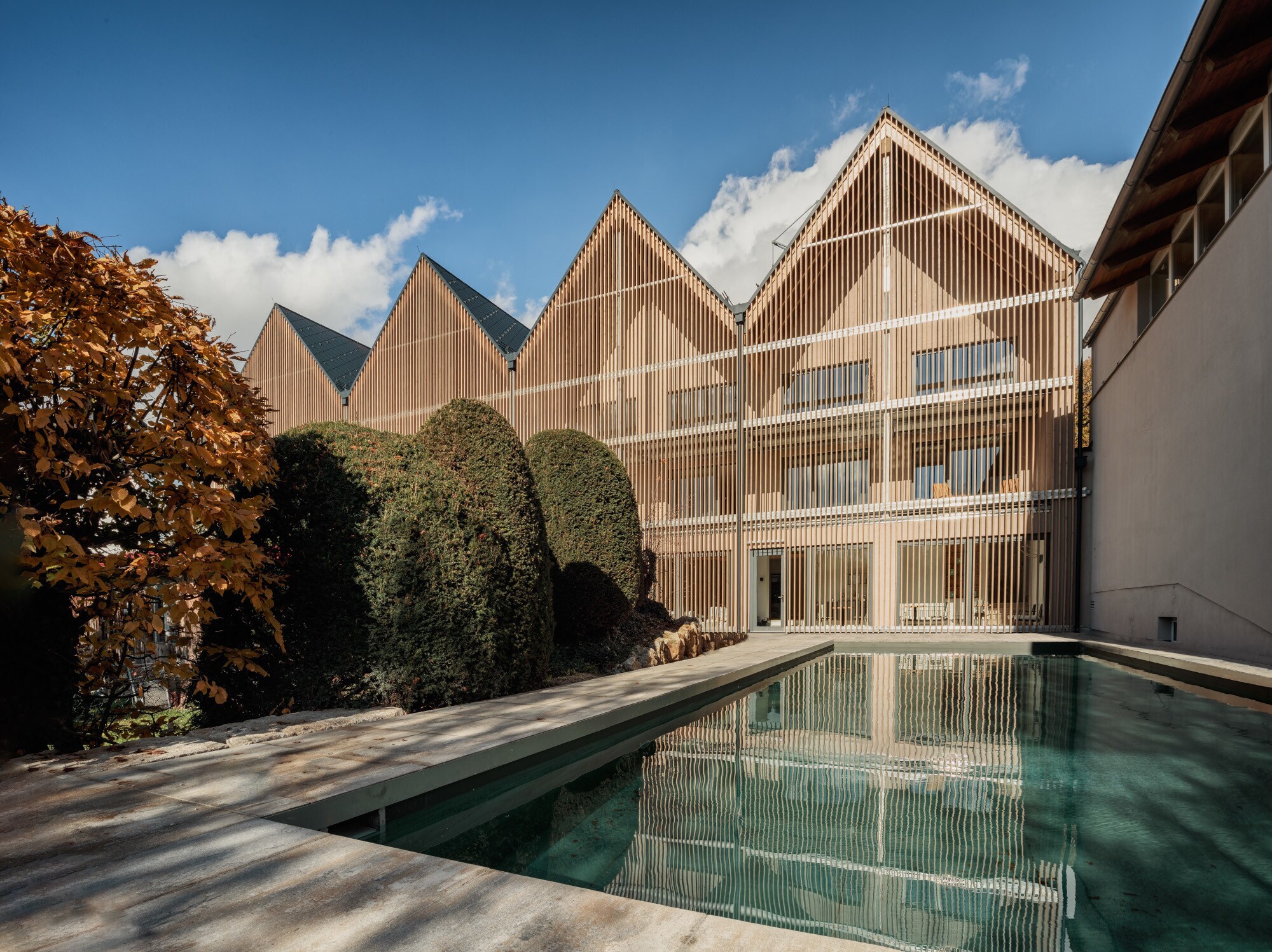 Hotel mit Außenpool