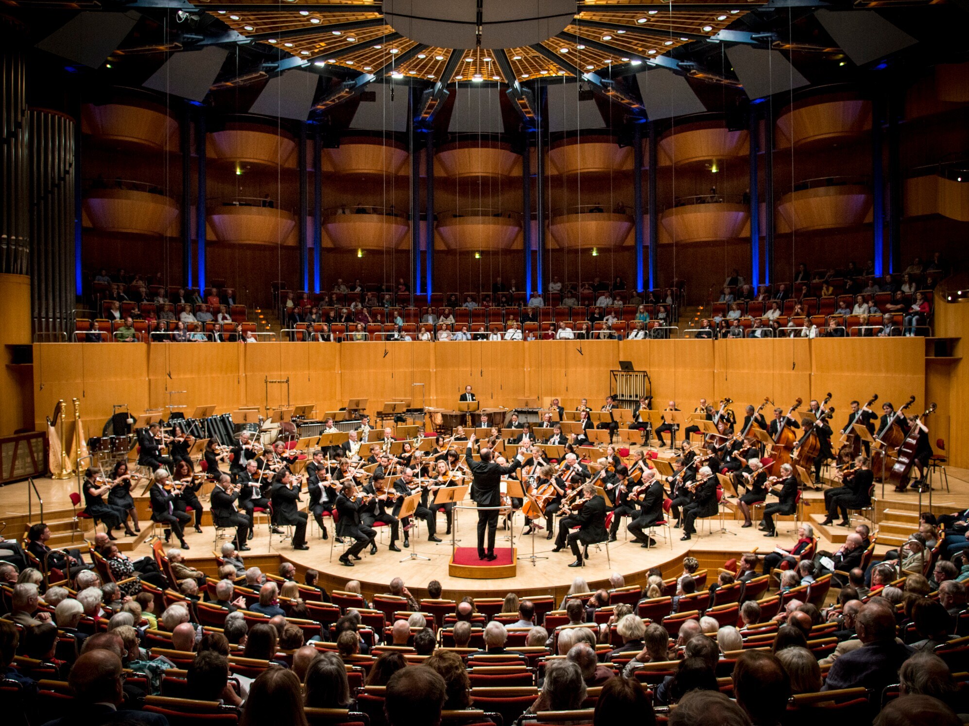 Konzertsaal der Kölner Philharmonie mit dem Gürzenich-Orchester Konzertsaal der Kölner Philharmonie mit dem Gürzenich-Orchester