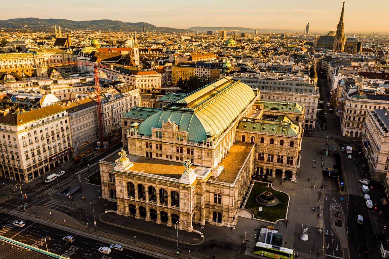Luftaufnahme der Staatsoper in Wien Luftaufnahme der Staatsoper in Wien