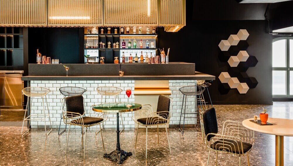 Eine moderne und elegant eingerichtete Bar