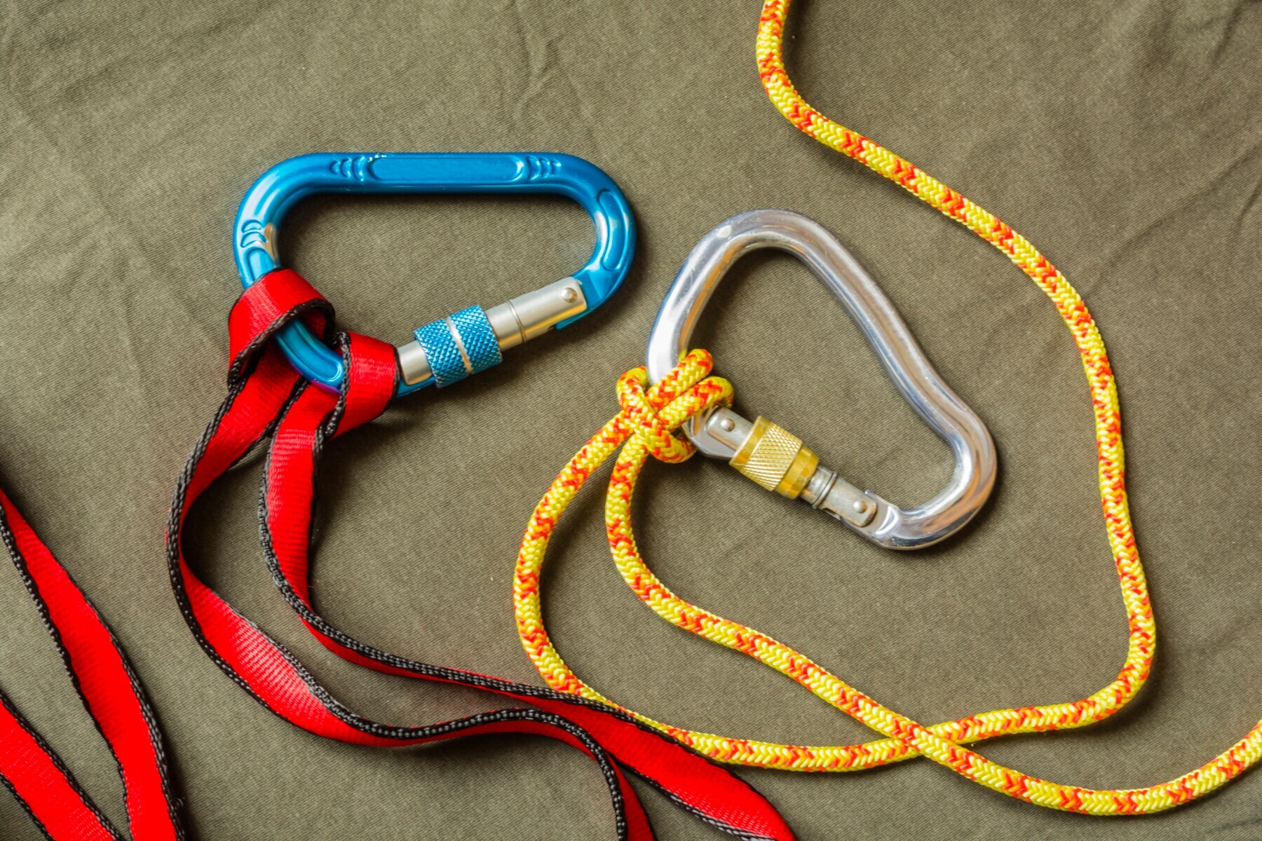 Halbseil und Zwillingsseil, Karabiner