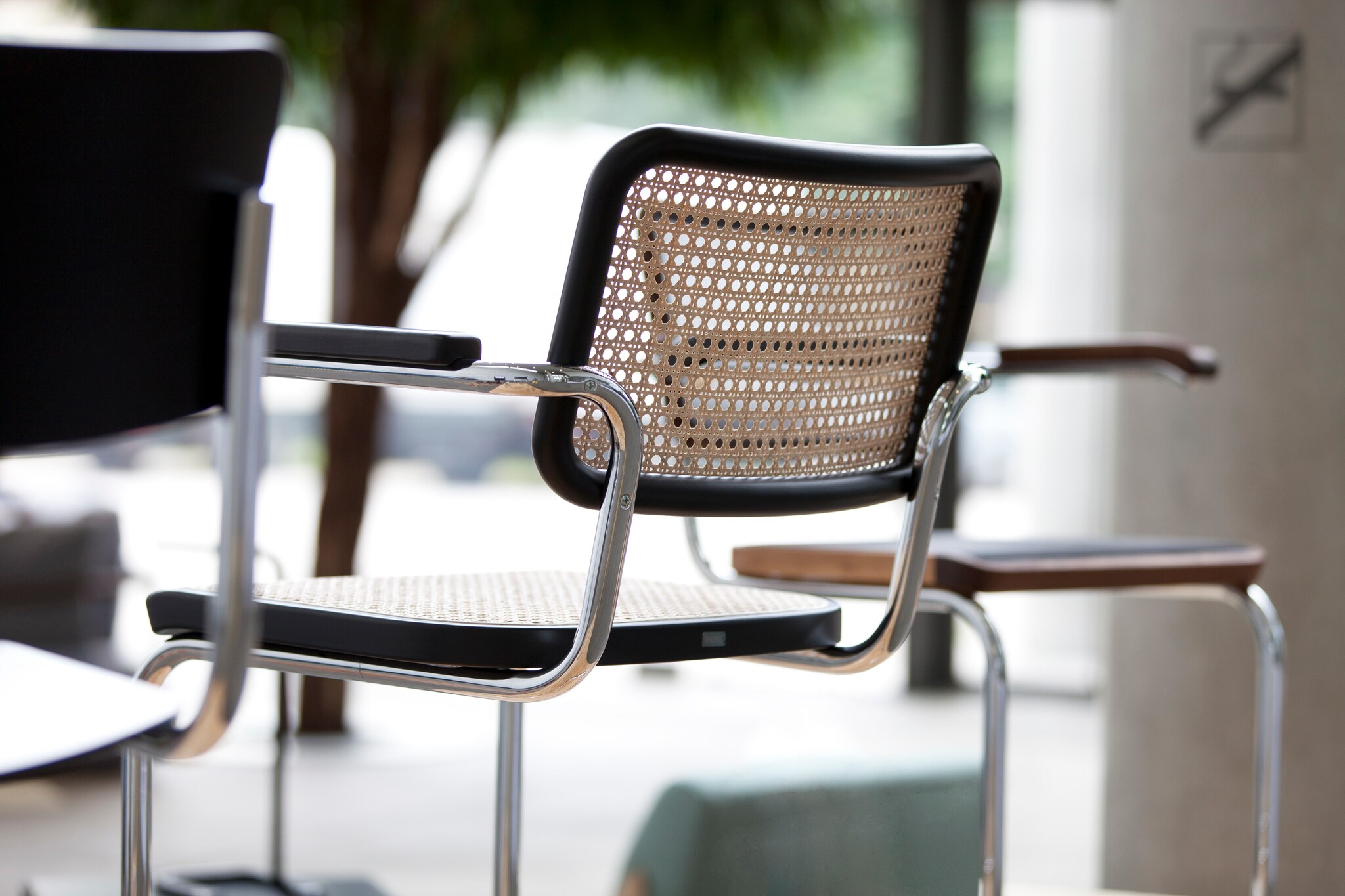 Ein Thonet-Stuhl von hinten