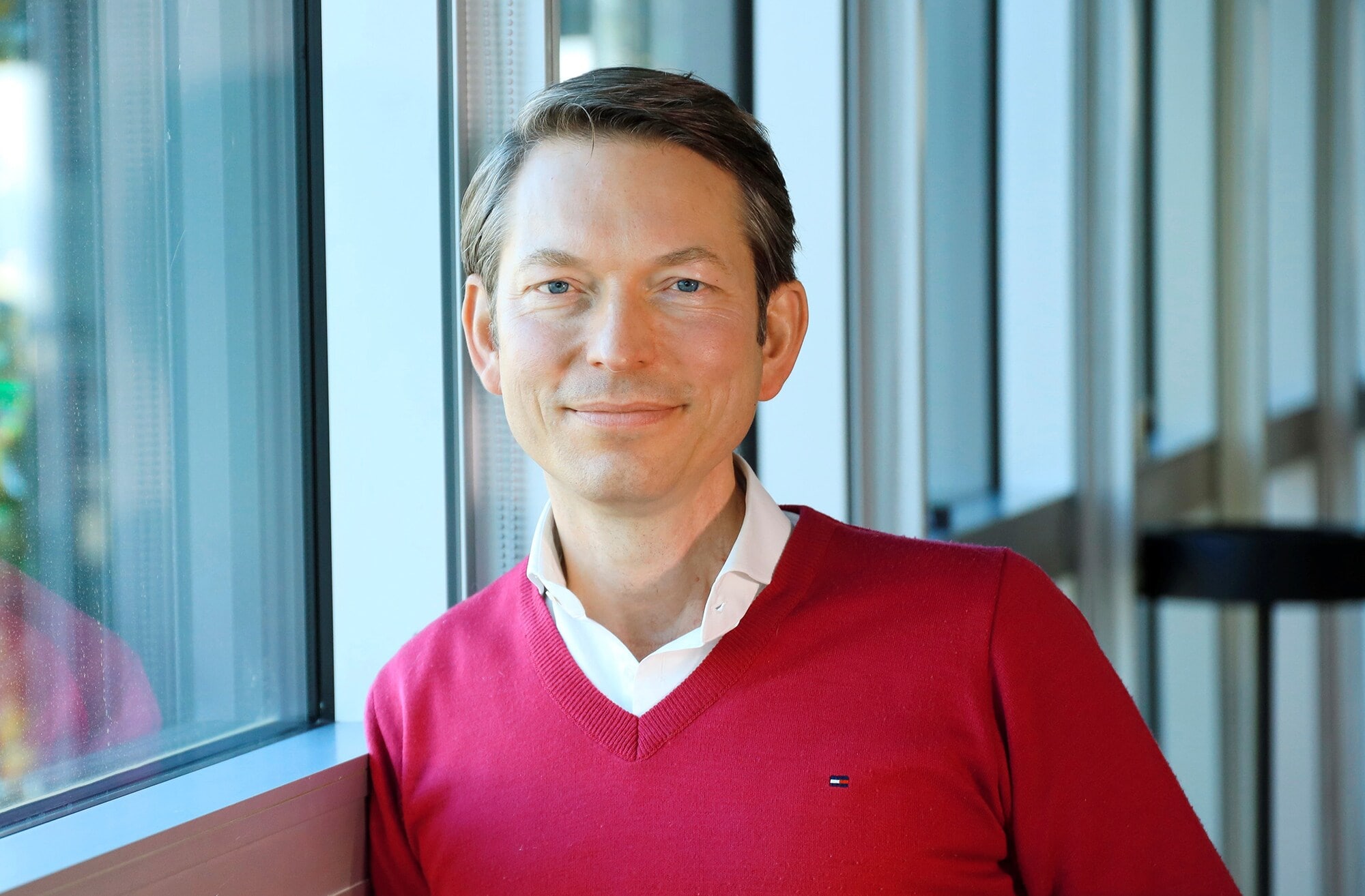 Coworking Spaces für Pendler:innen & Unternehmen Das Bild zeigt everyworks-Gründer Burkhard Rönnefarth.