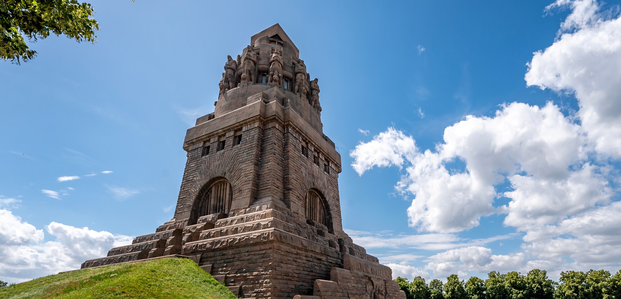 Feierabend Leipzig Die Fotografie zeigt das Völkerschlachtdenkmal in Leipzig.