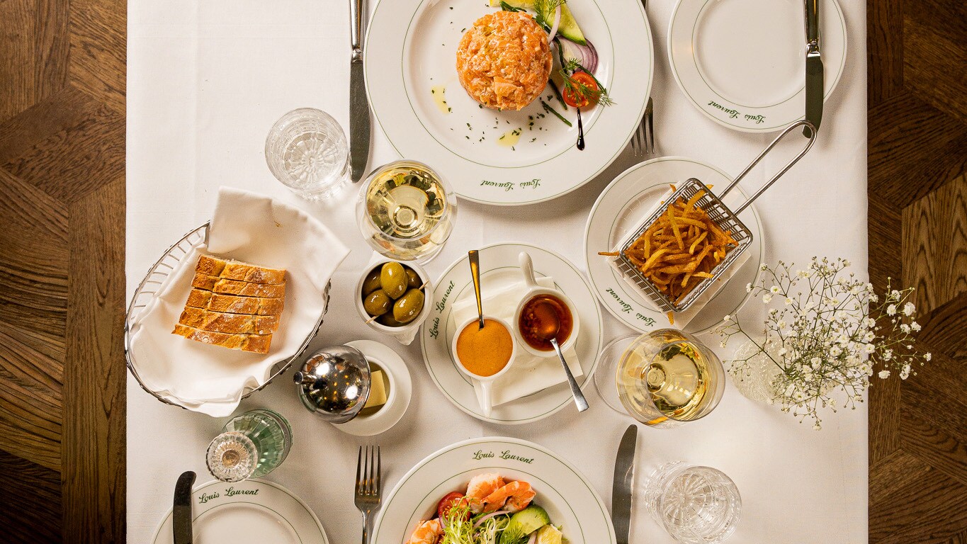 Ein gedeckter Tisch im Restaurant Louis Laurent