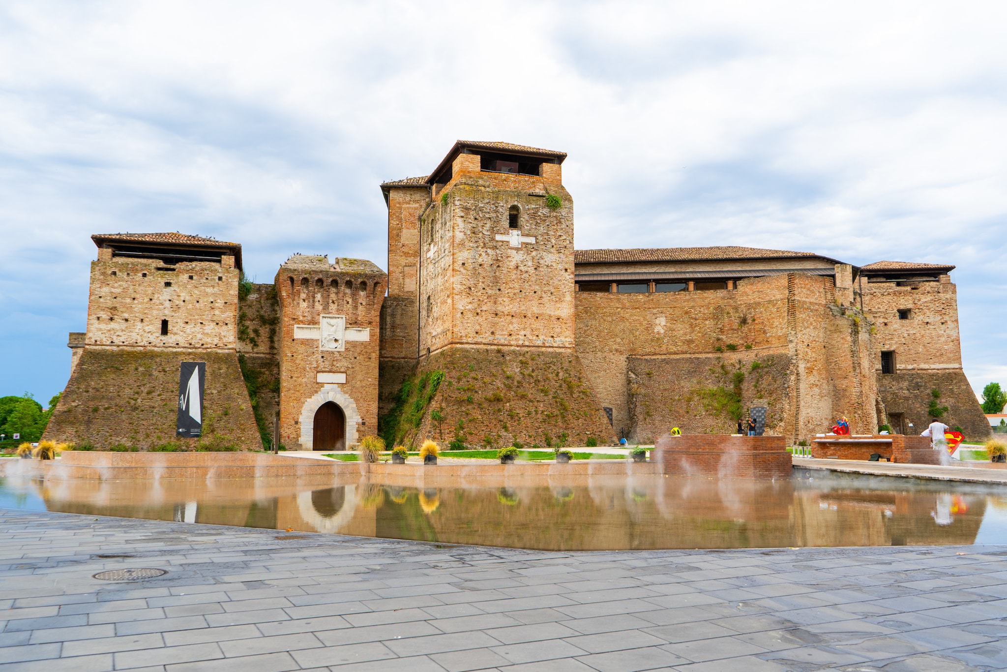 amex-magazin-rimini-italien-castel-sismondo Blick auf das monumentale Castel Sismondo, das einen Teil des Fellini-Museums beherbergt.