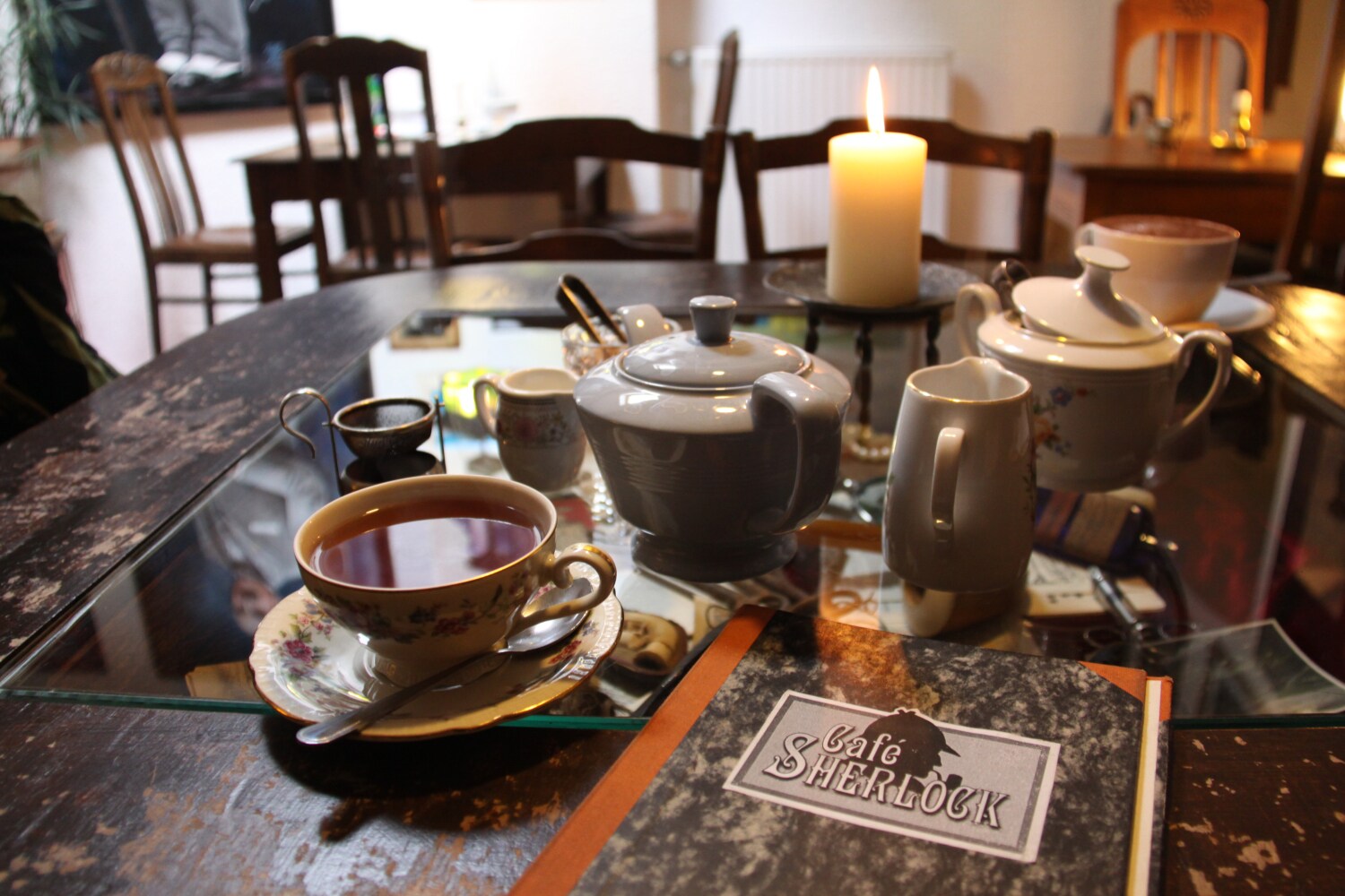 Ein gedeckter Tisch zum Nachmittagstee