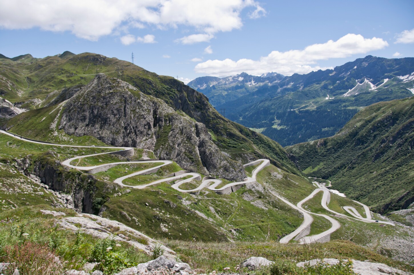 Blick vom Gotthardpass in die Schweiz