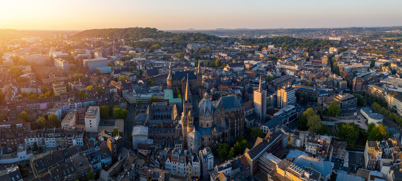 Der Aachener Dom ist ein Wahrzeichen und UNESCO-Weltkulturerbe