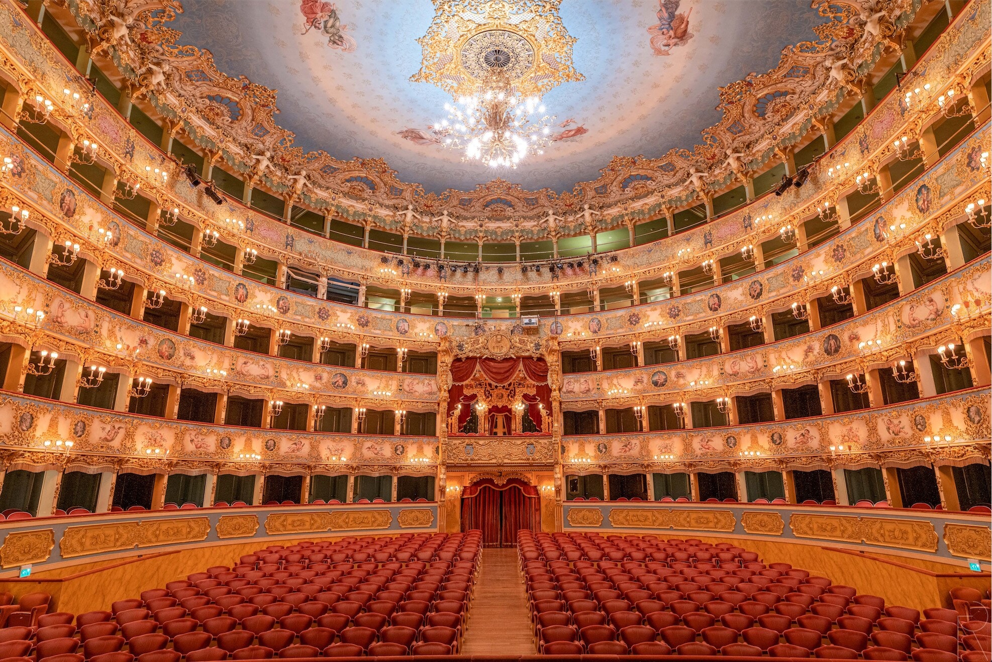 Das Opernhaus La Fenice in Venedig Das Opernhaus La Fenice in Venedig