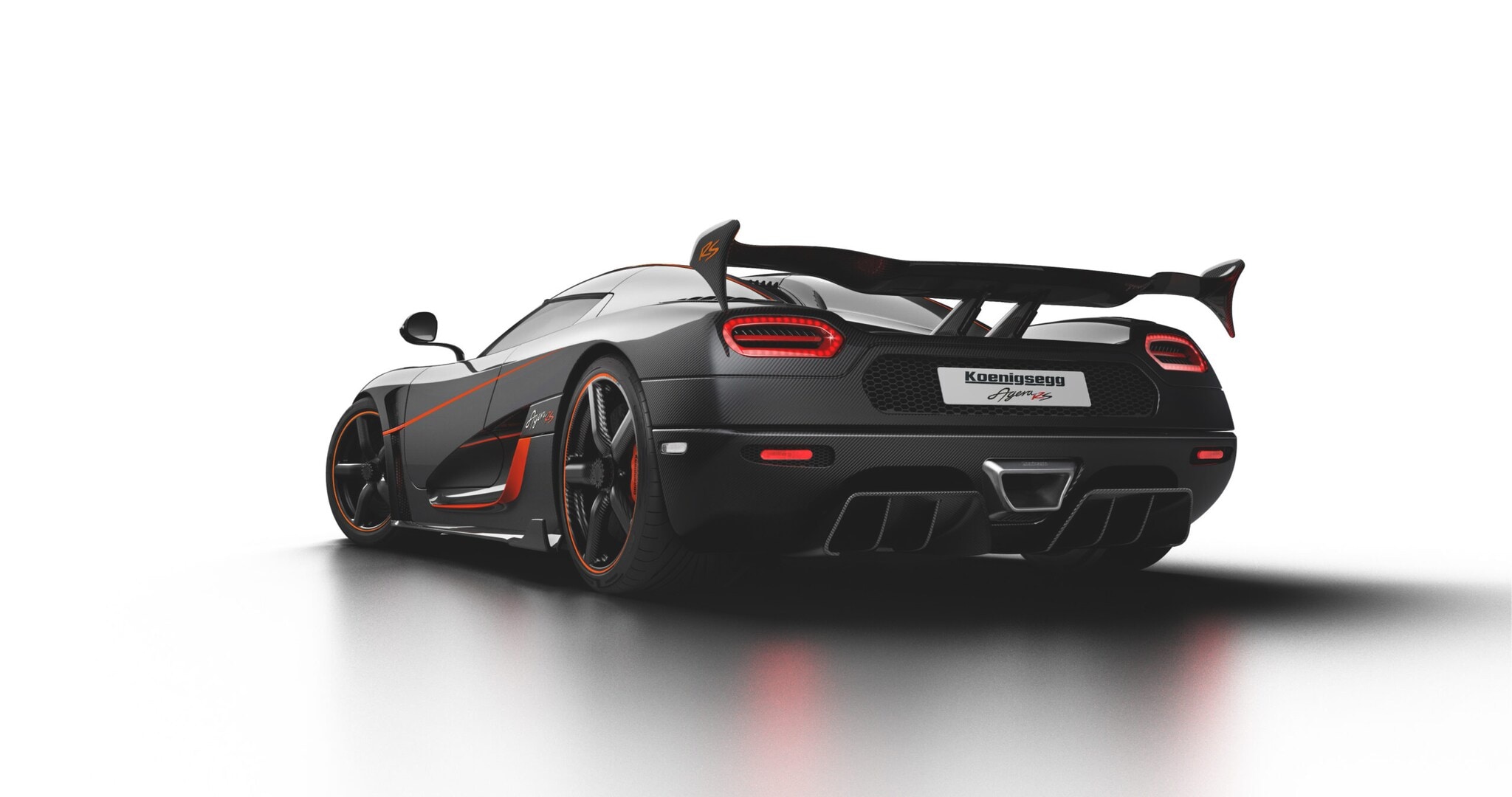 Der Sportwagen Koenigsegg Agera RS von schräg hinten betrachtet. Der Sportwagen Koenigsegg Agera RS von schräg hinten betrachtet.