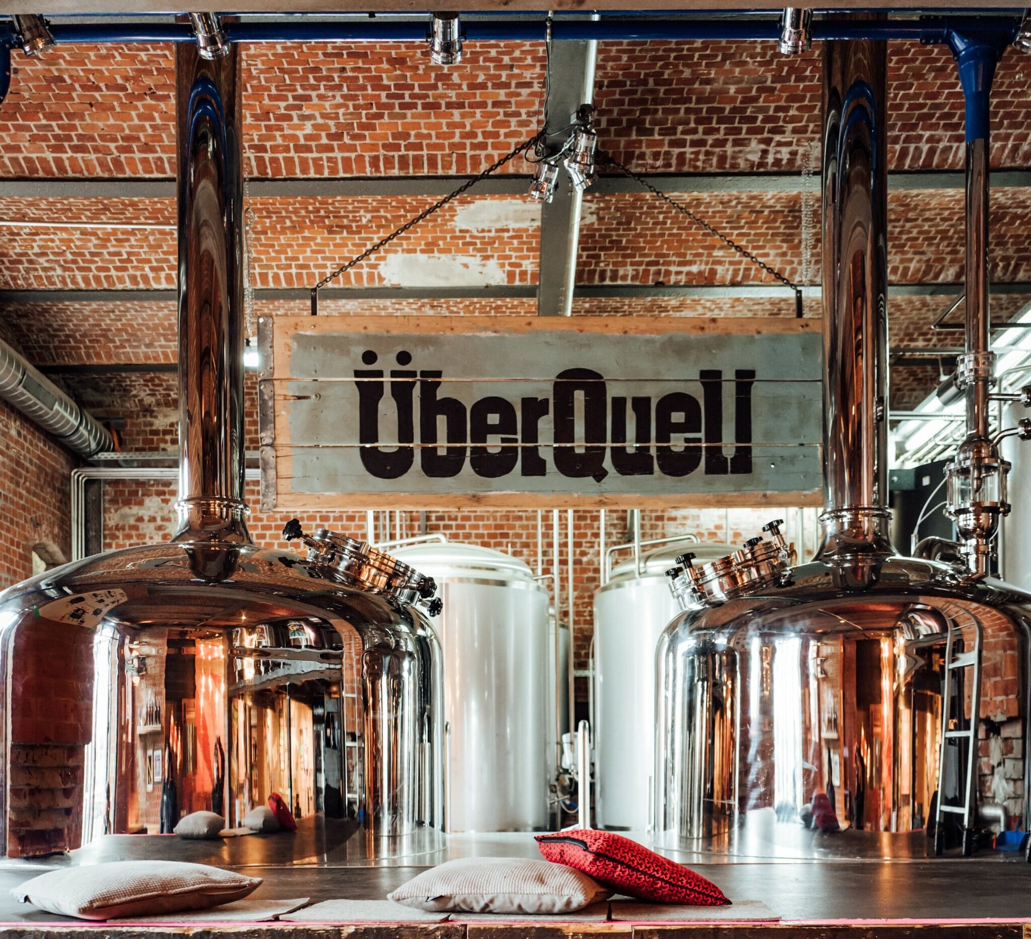 Produktionshalle der Mikrobrauerei ÜberQuell. Produktionshalle der Mikrobrauerei ÜberQuell.