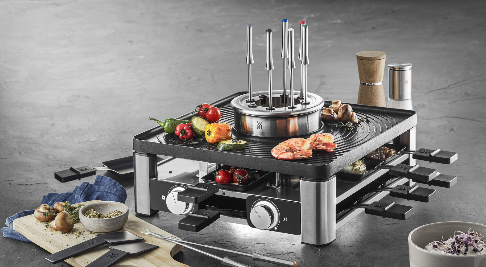 Lumero Gourmet Station mit Lebensmitteln dekoriert