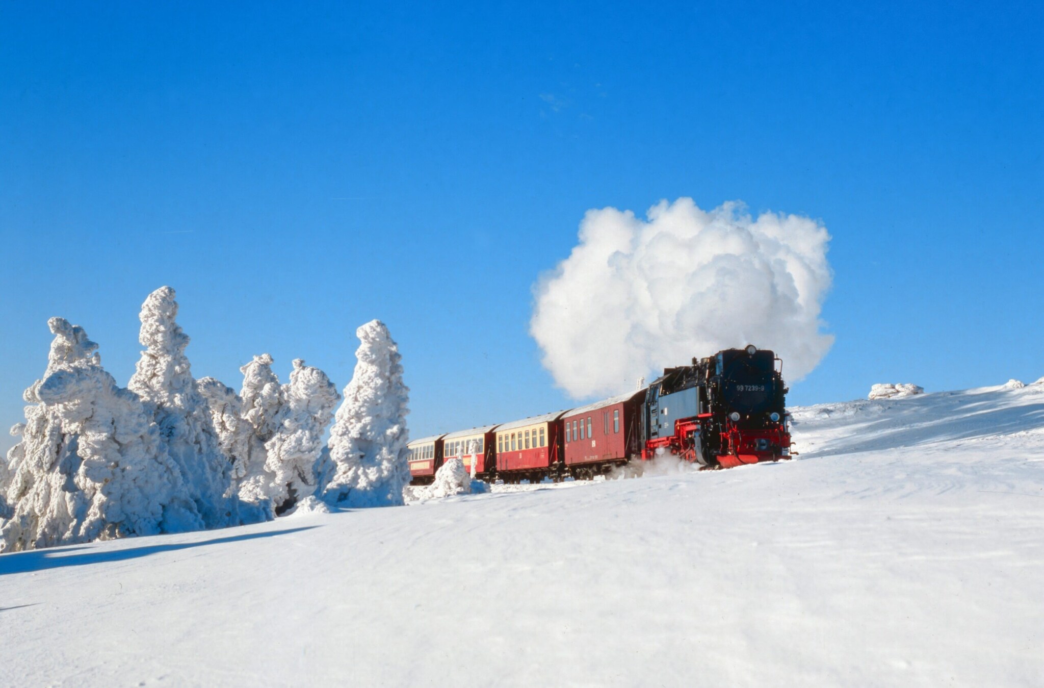 Die Brockenbahn im Winter.