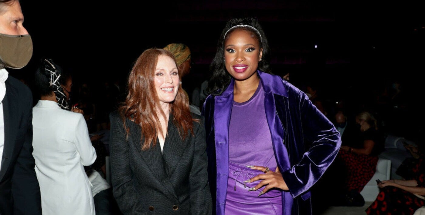 Julianne Moore und Jennifer Hudson posieren für ein Foto auf der Fashion Week New York Julianne Moore und Jennifer Hudson posieren für ein Foto auf der Fashion Week New York