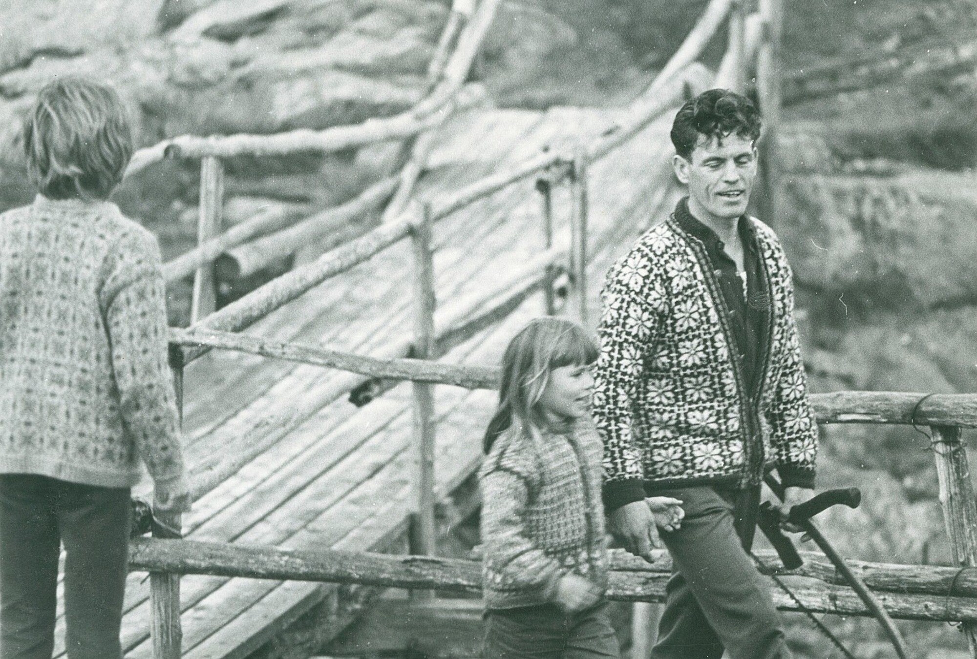 Ingunn Rasmussen als Kind mit ihrem Vater Ingunn Rasmussen als Kind mit ihrem Vater