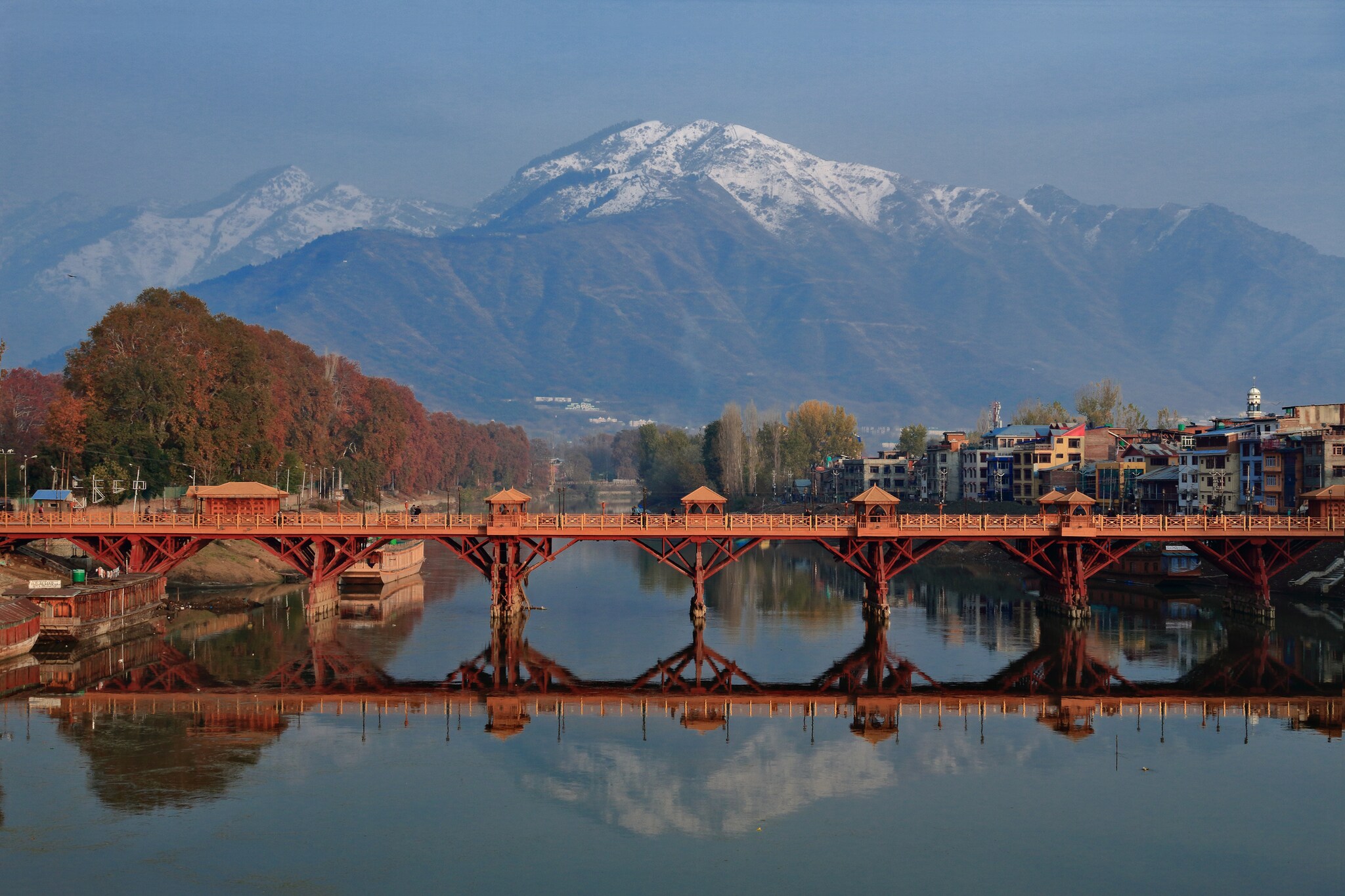 Die Zero Bridge ist eine antike Brücke in der indischen Stadt Srinagar.