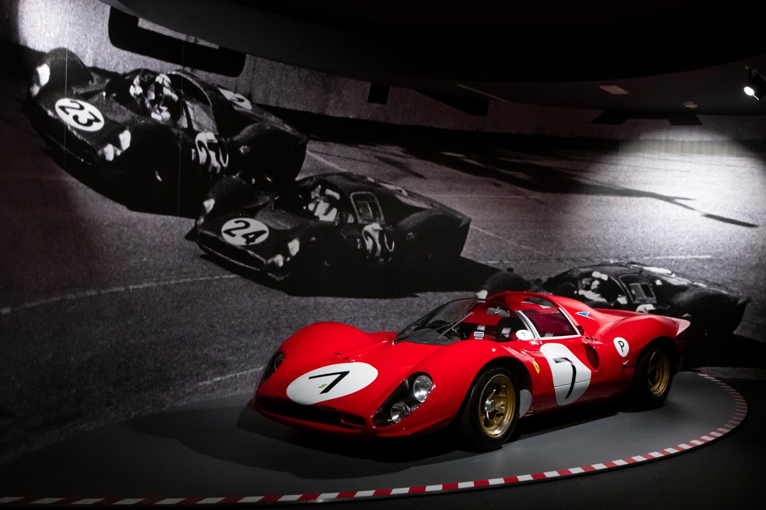 Blick in das Ferrari Museum in Maranello. Blick in das Ferrari Museum in Maranello.