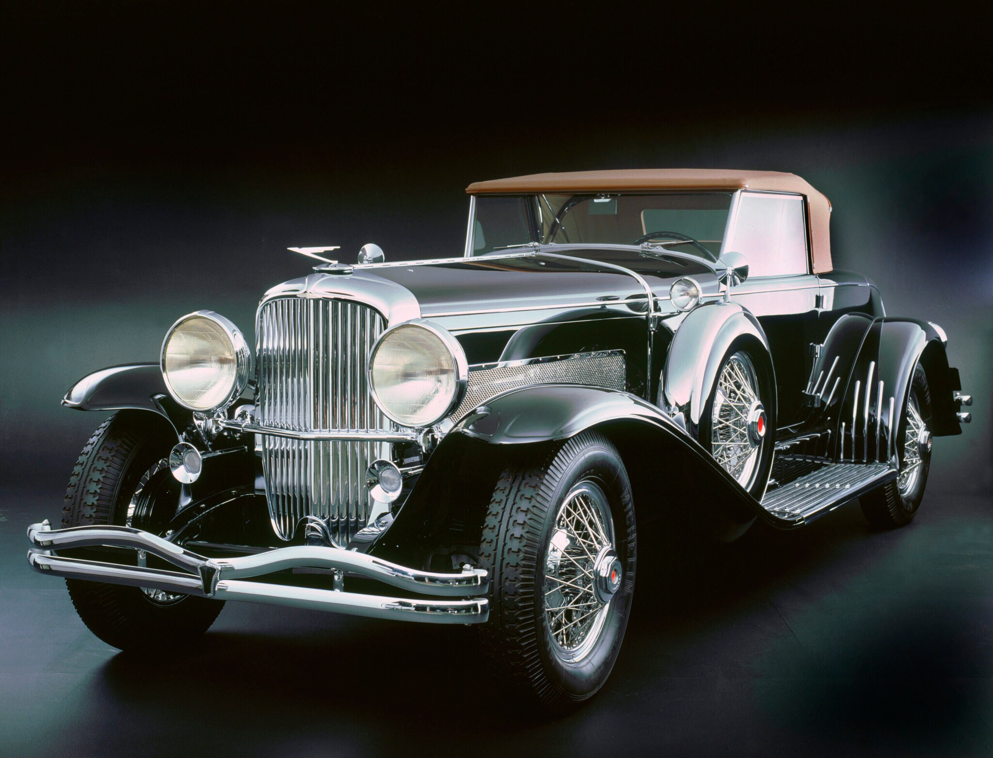 Ein 1933 Duesenberg SJ von schräg vorn Ein 1933 Duesenberg SJ von schräg vorn