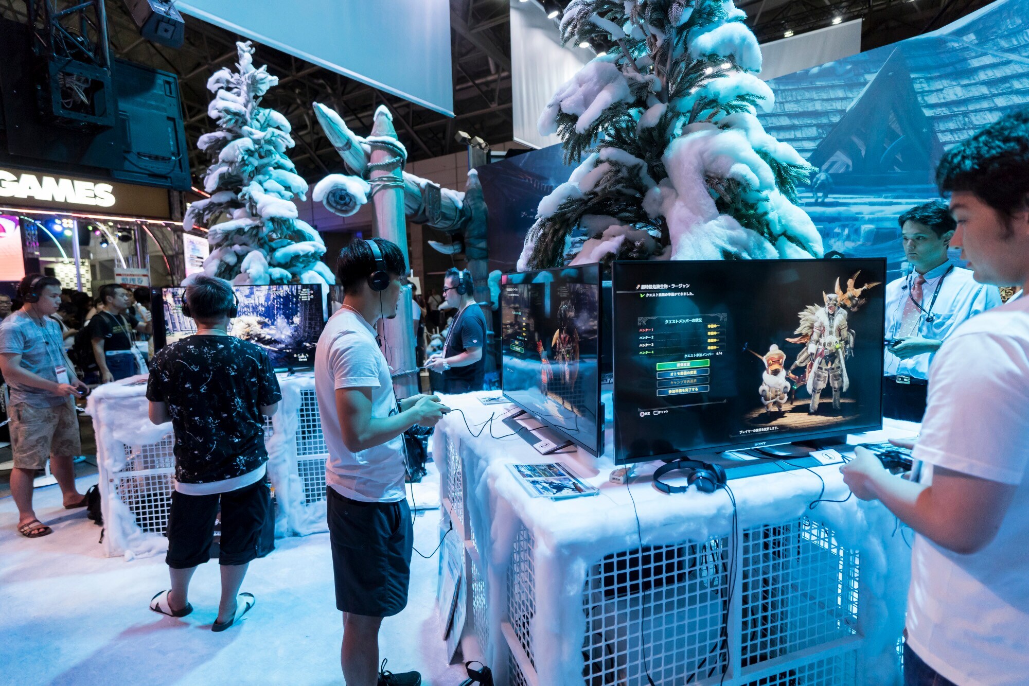 Besucher auf der Tokyo Game Show Besucher auf der Tokyo Game Show