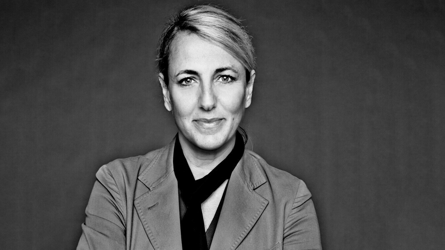 Schwarz-Weiß-Porträt von Patricia Urquiola