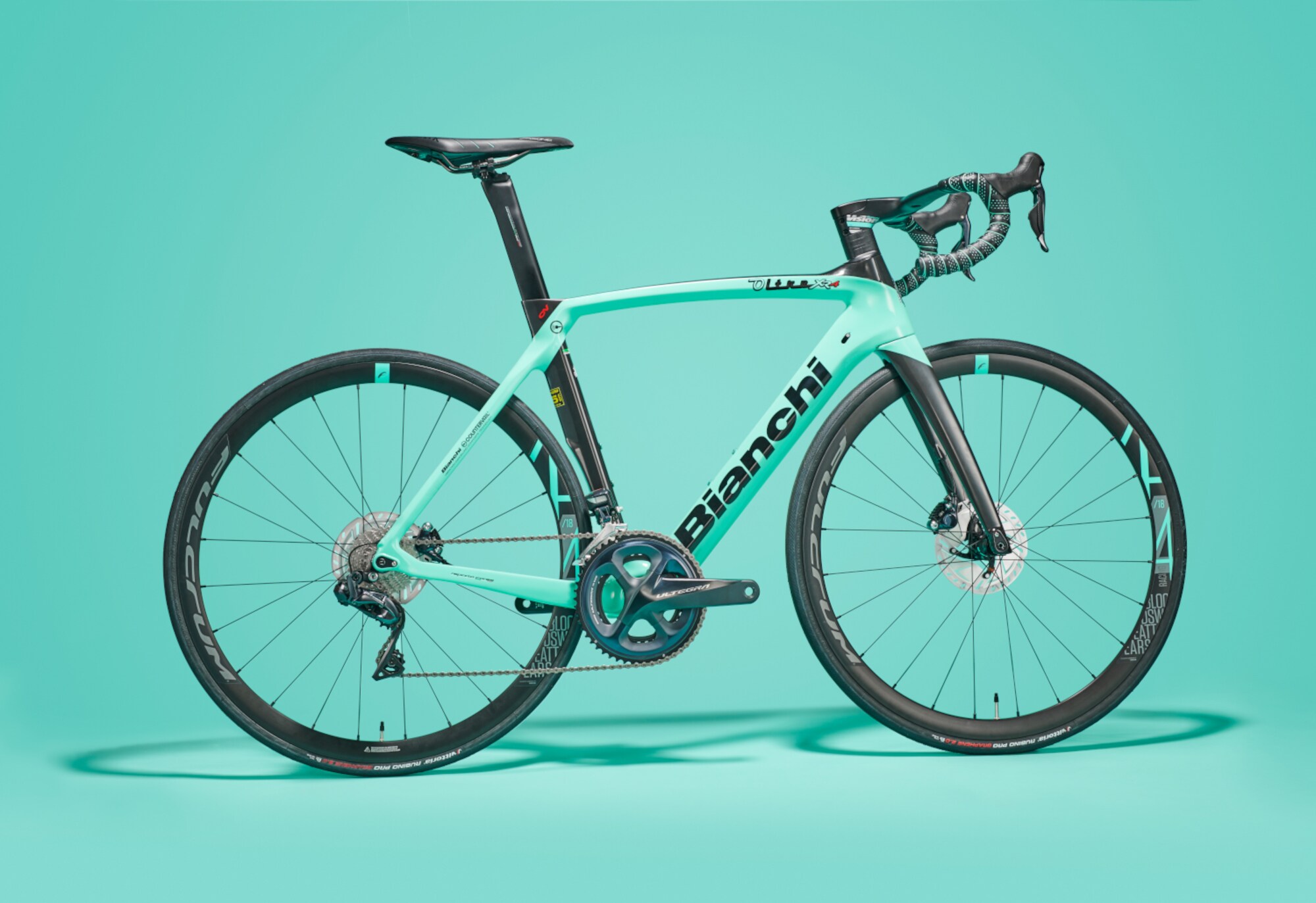 Ein Rennrad von Bianchi im Studio.