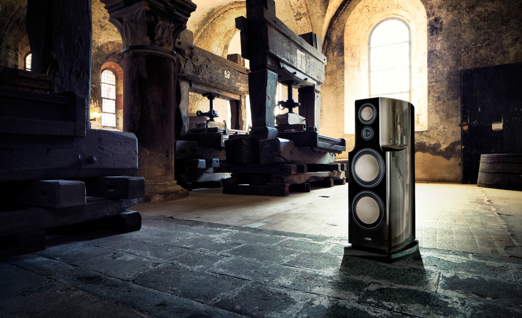 Ein Lautsprecher Reference 1 K von Canton in schwarz Ein Lautsprecher Reference 1 K von Canton in schwarz