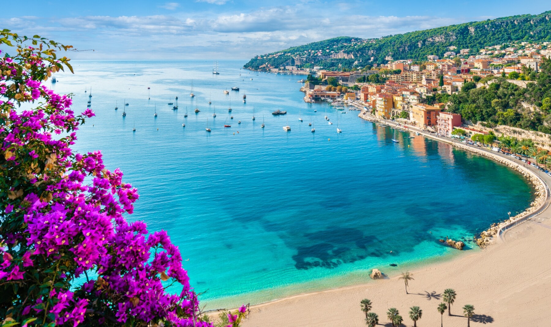 Ein Blick von oben auf die französische Riviera Ein Blick von oben auf die französische Riviera