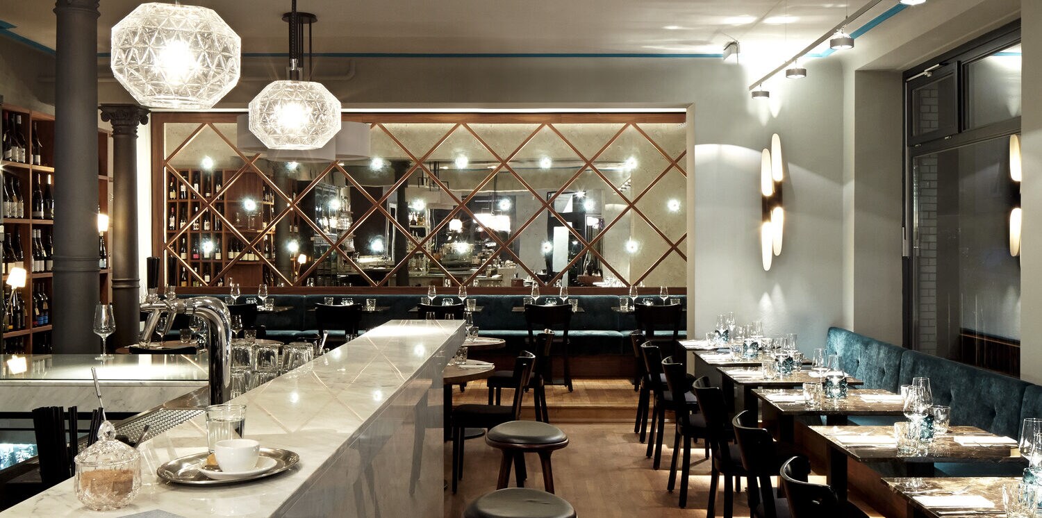 Innenraum der Weinbar Witwenball.