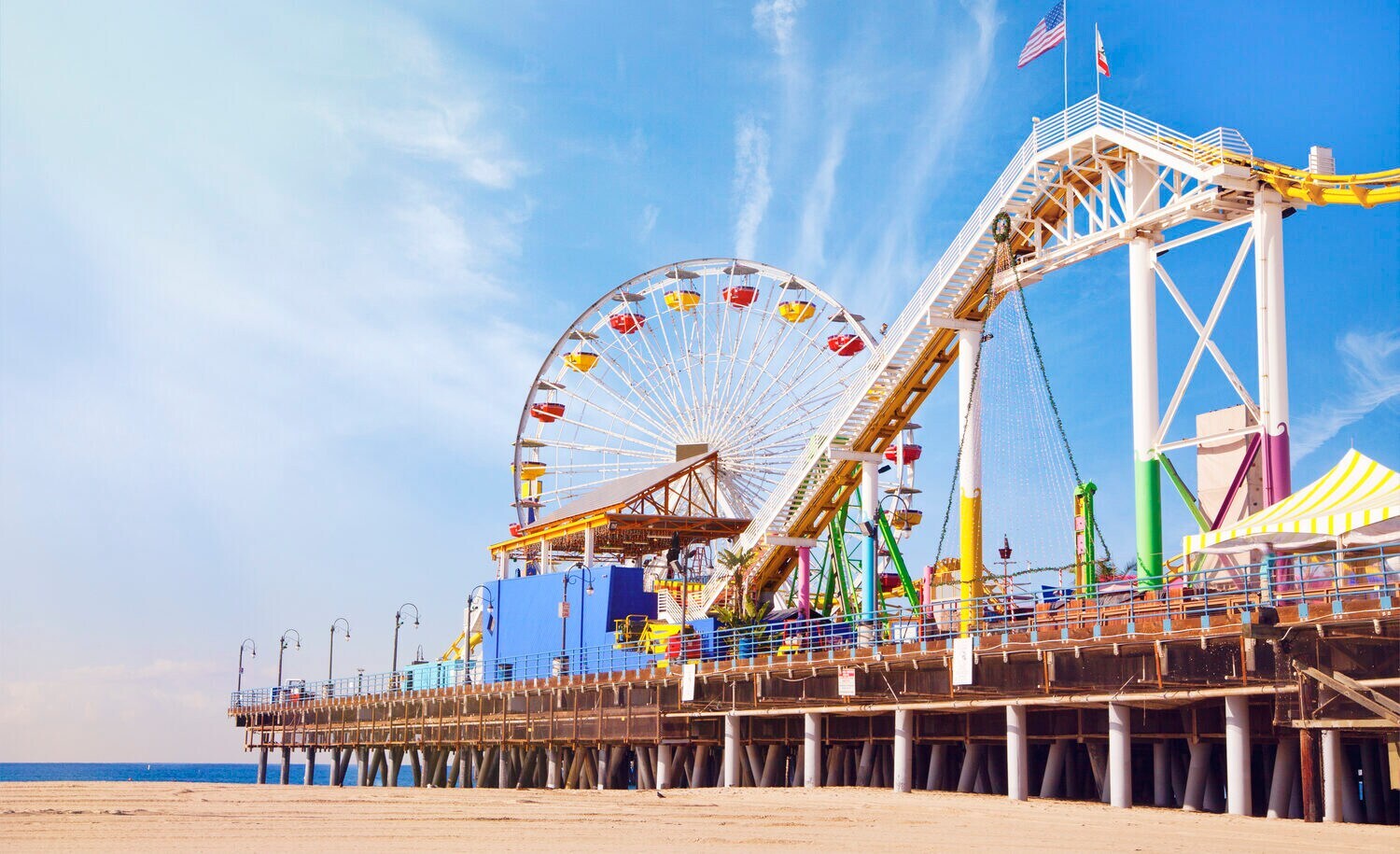 Blick auf das Santa Monica Pier mit Vergnügungspark Blick auf das Santa Monica Pier mit Vergnügungspark