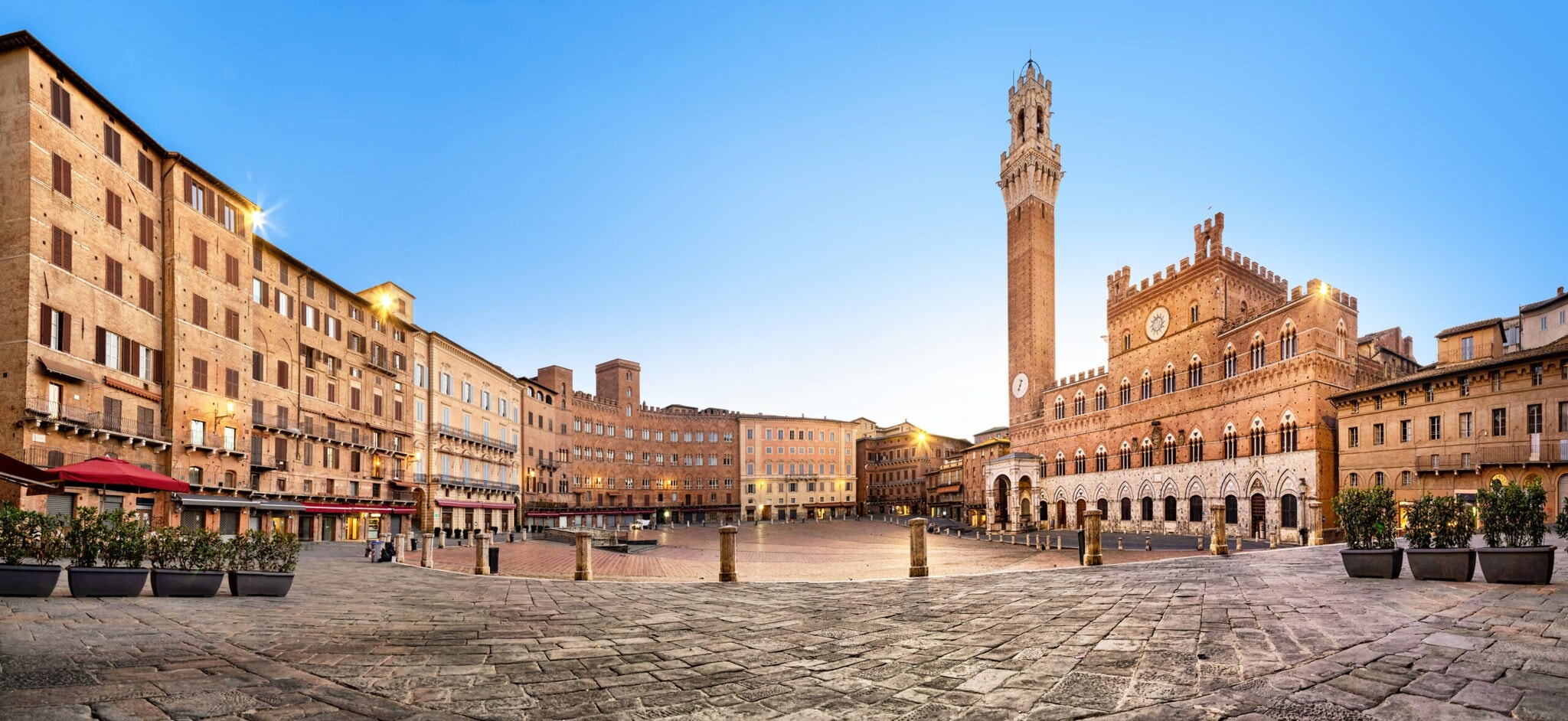 Panorama des Piazza del Campo im Zentrum Sienas