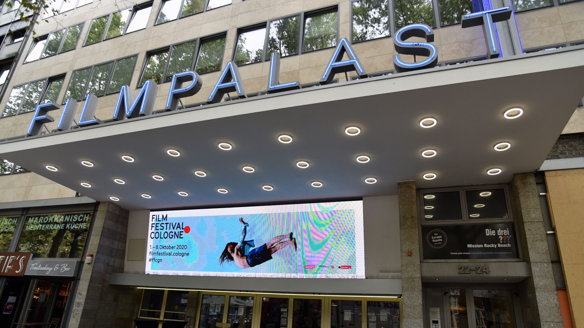 Ankündigung des Film Festival Cologne am Kino Filmpalast in Köln