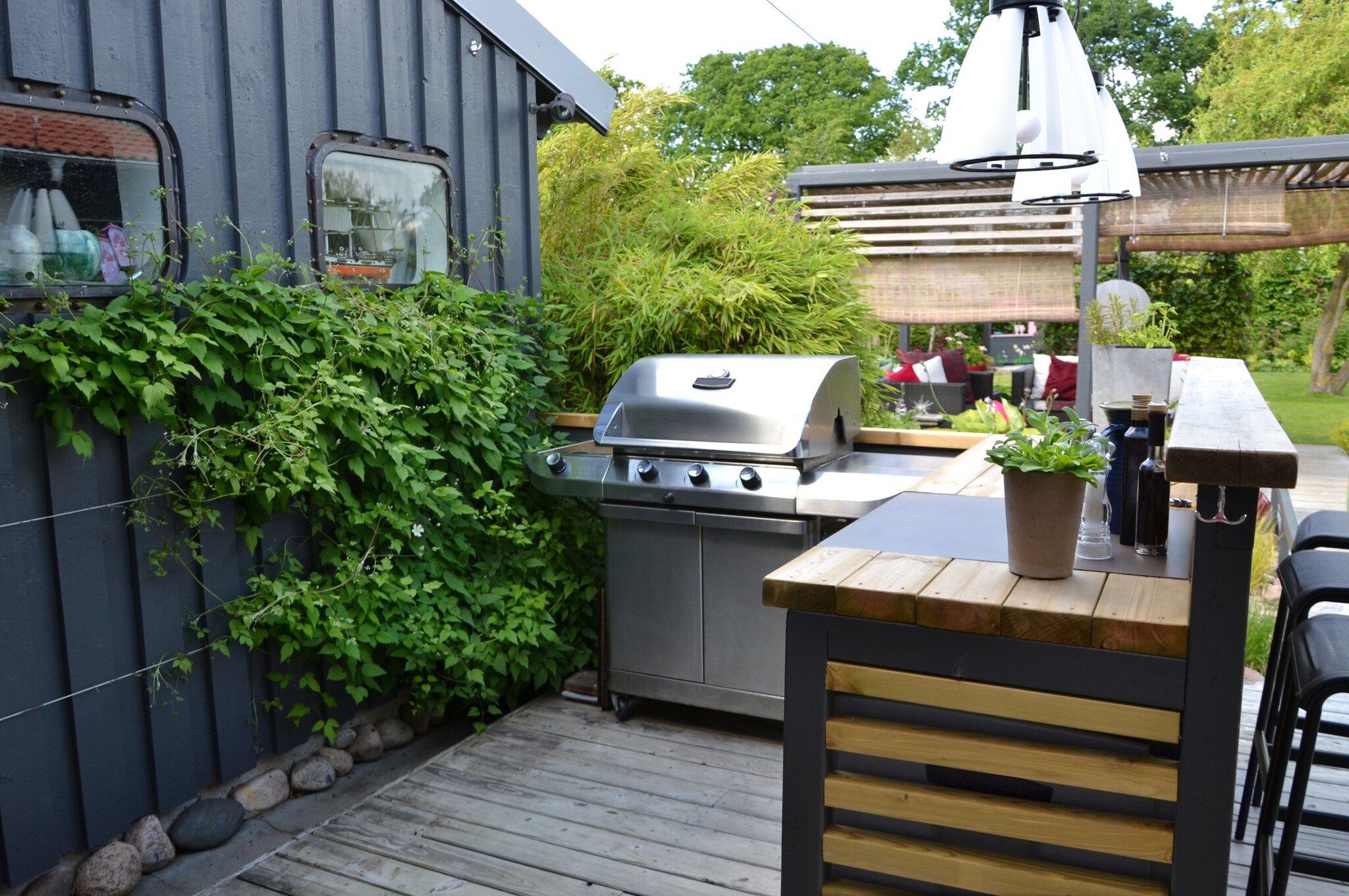 Outdoorküche mit Edelstahl Gasgrill Outdoorküche mit Edelstahl Gasgrill