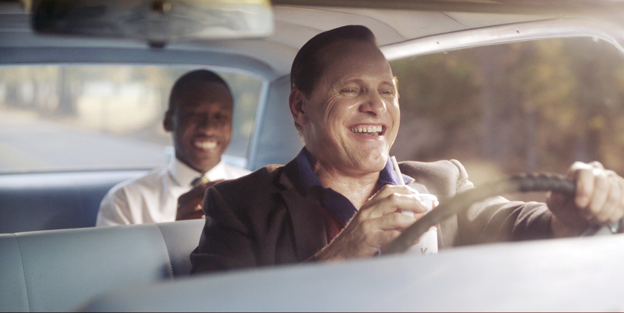 Zwei Männer in einem Auto