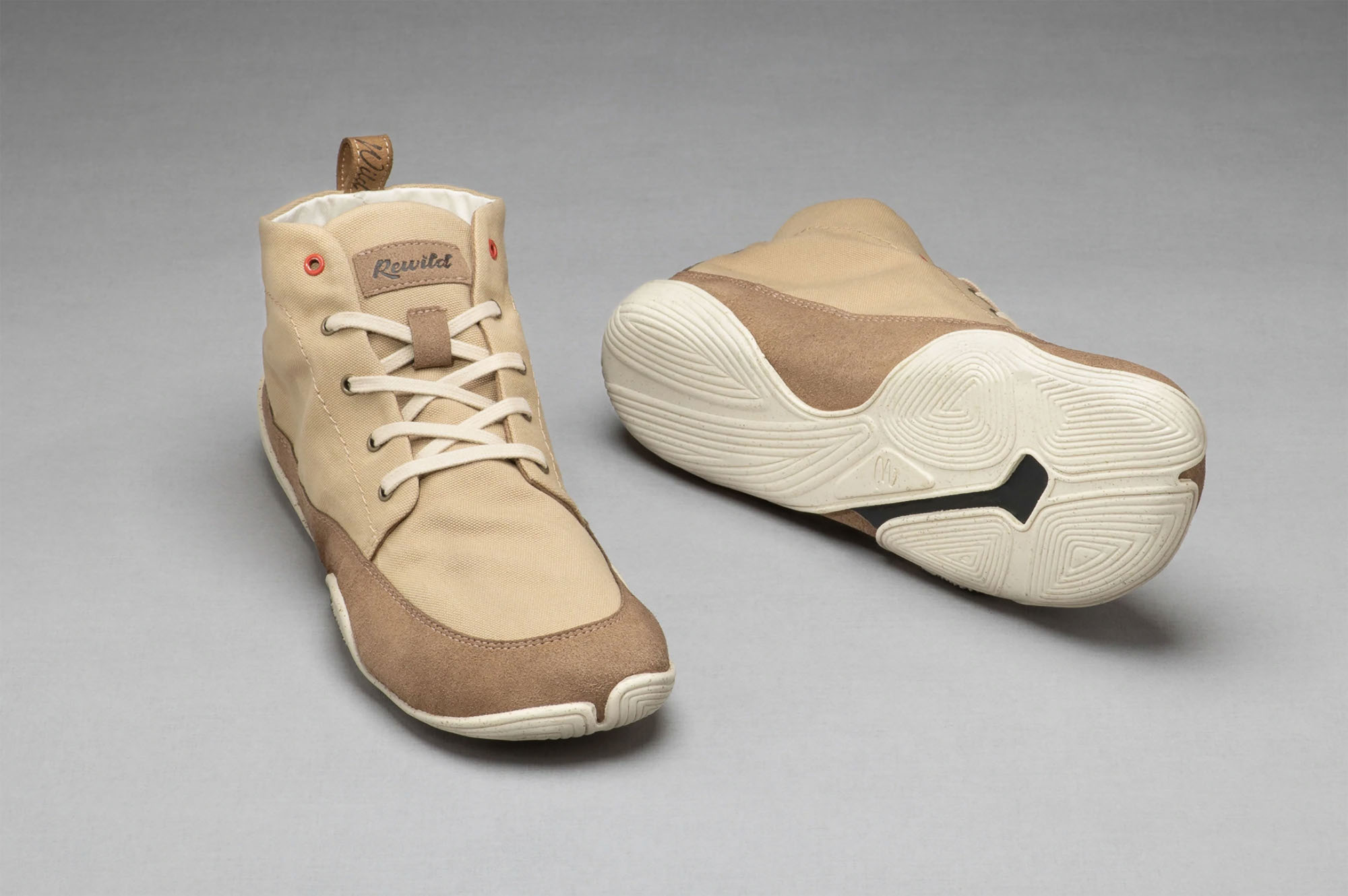 Produktaufnahme zweier Schuhe der Marke Wildling