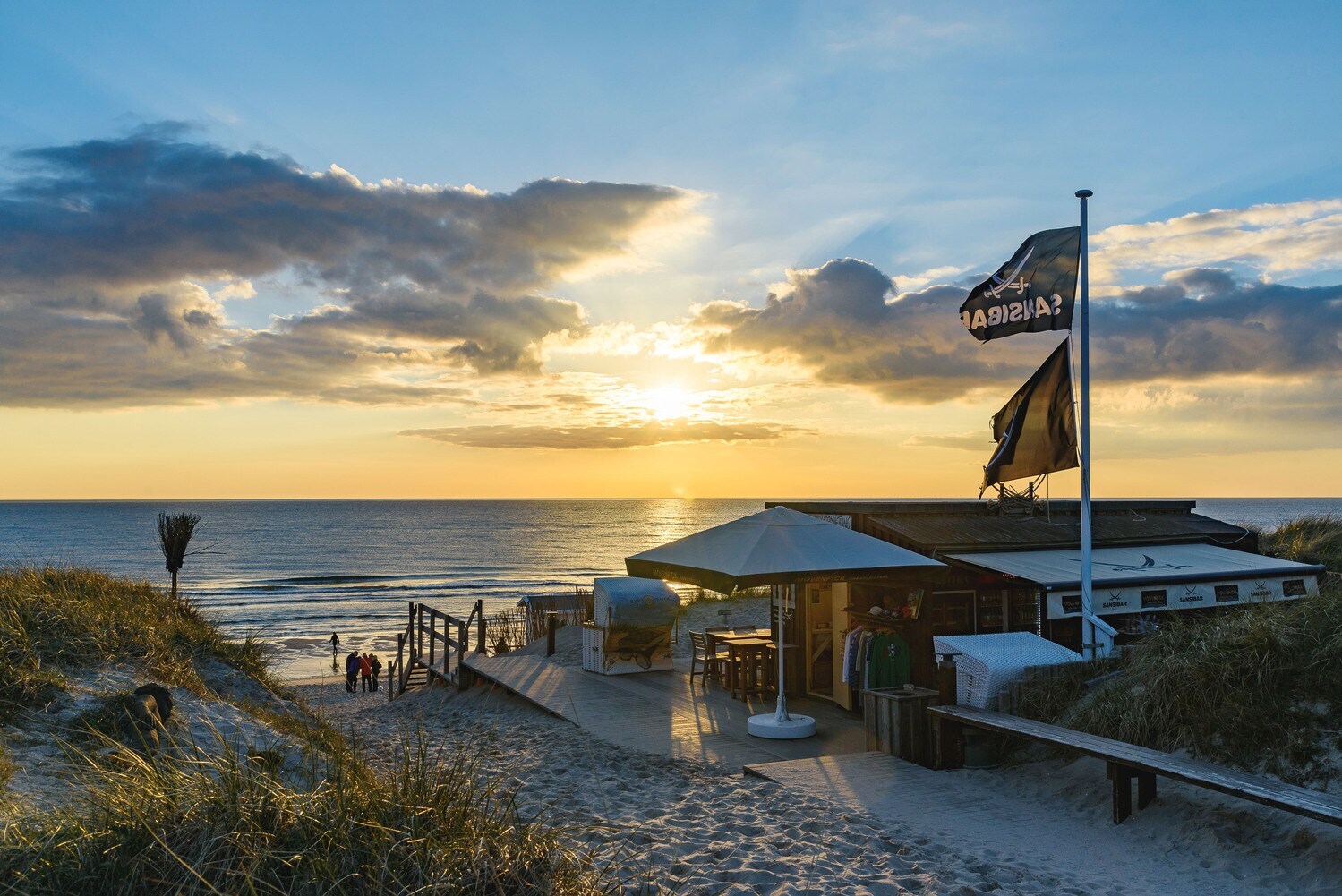 Restaurant Sansibar am Strand im Abendlicht