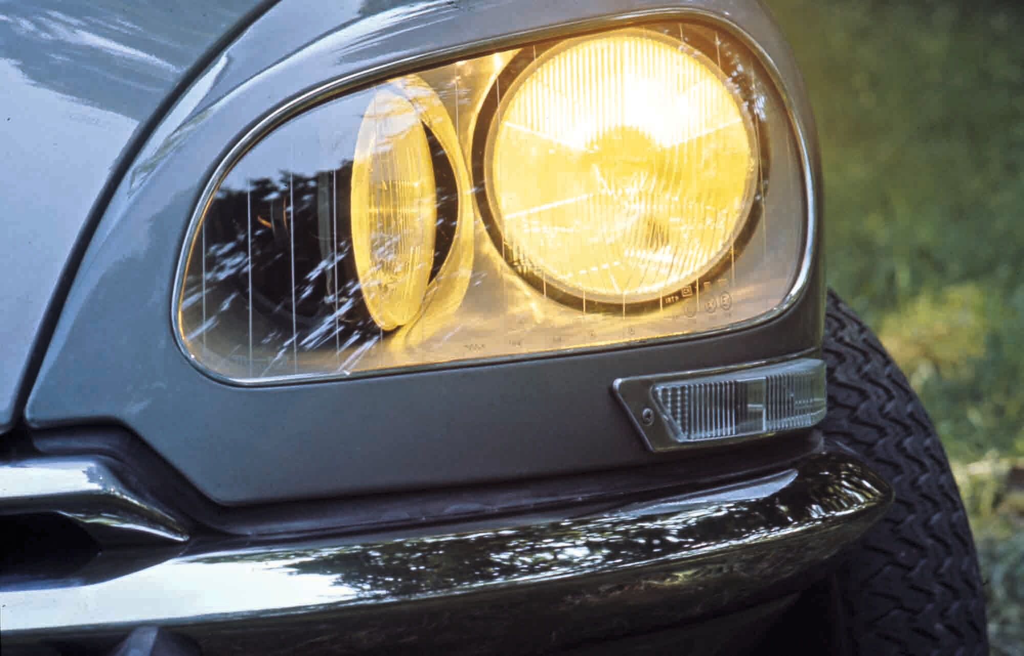 Detail eines Scheinwerfers