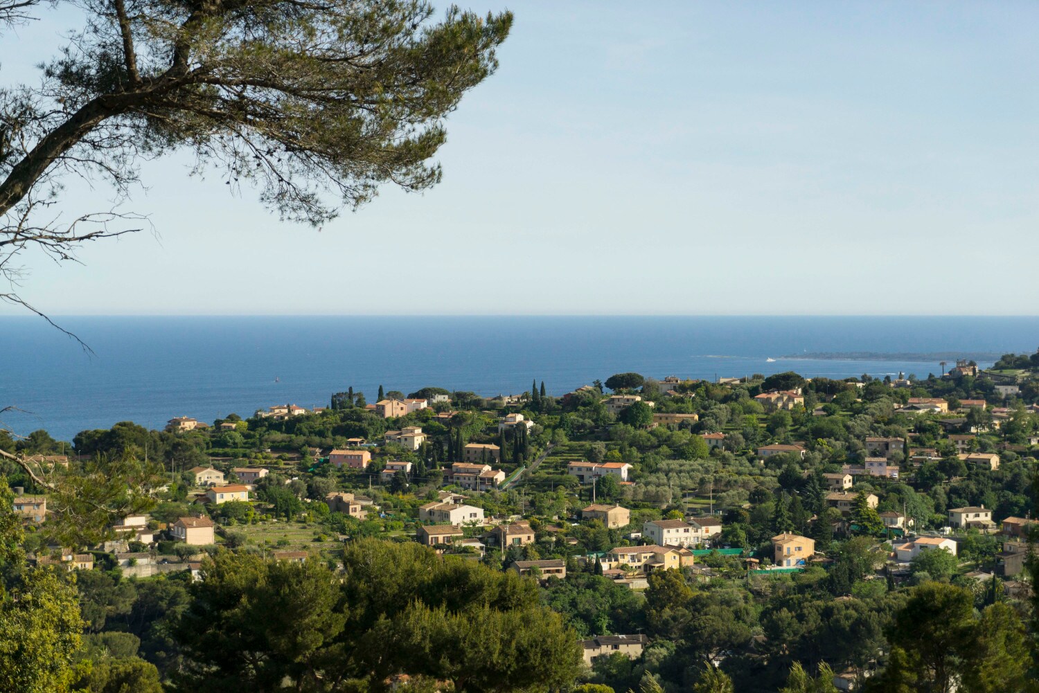 Blick auf Vallauris und das Meer Blick auf Vallauris und das Meer